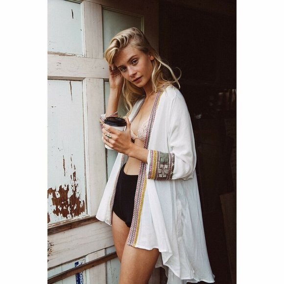 ARNHEM Moonshine Embroidered White Kimono Duster - Picture 2 of 11